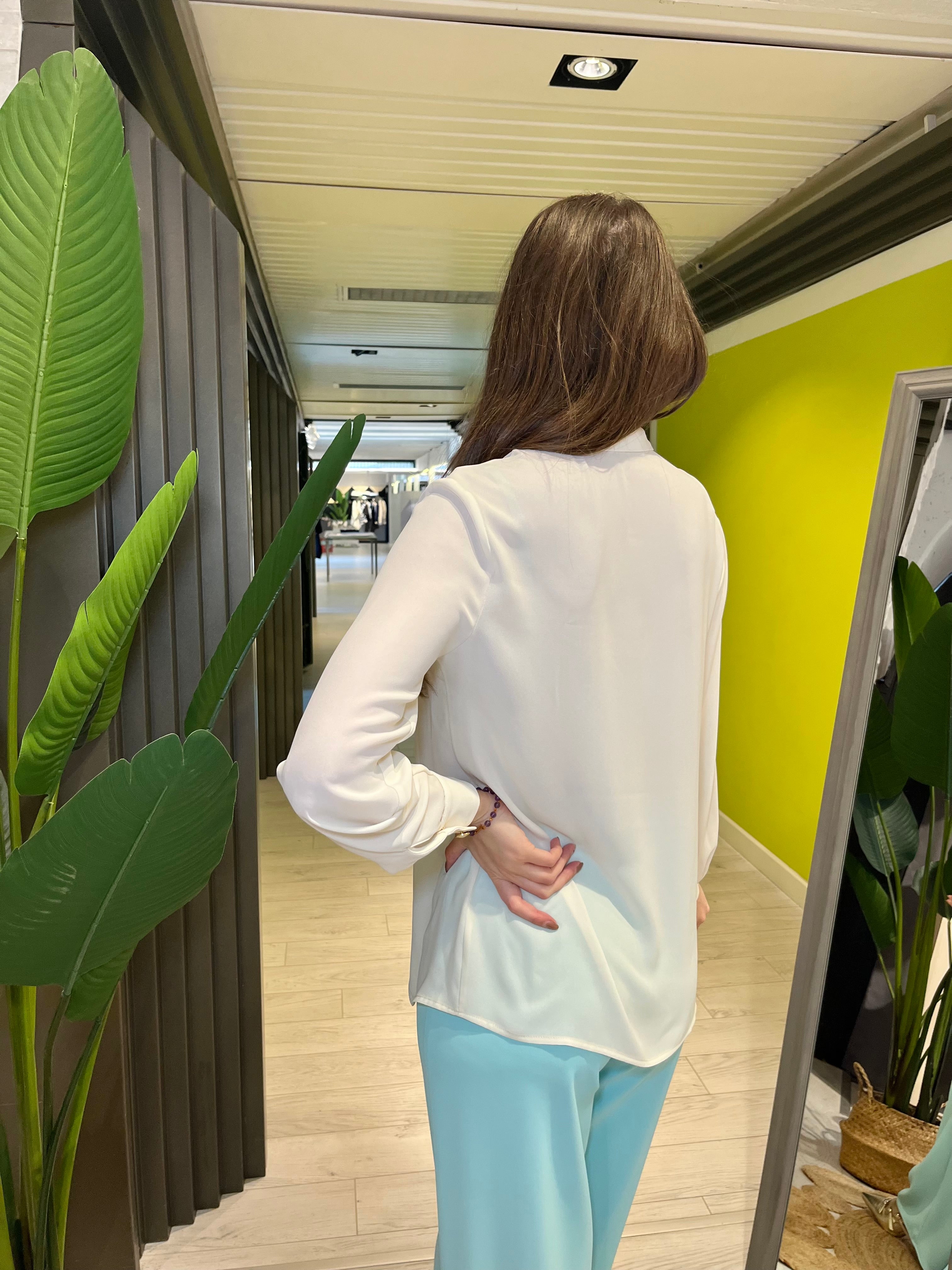 Camicia avorio con tasche