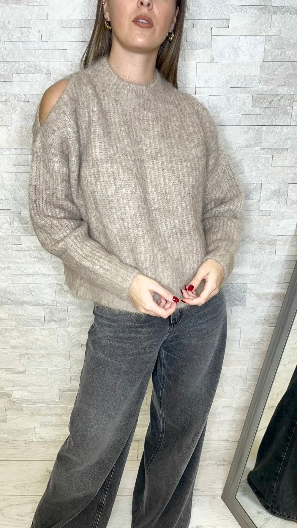 Maglia girocollo con cut-out