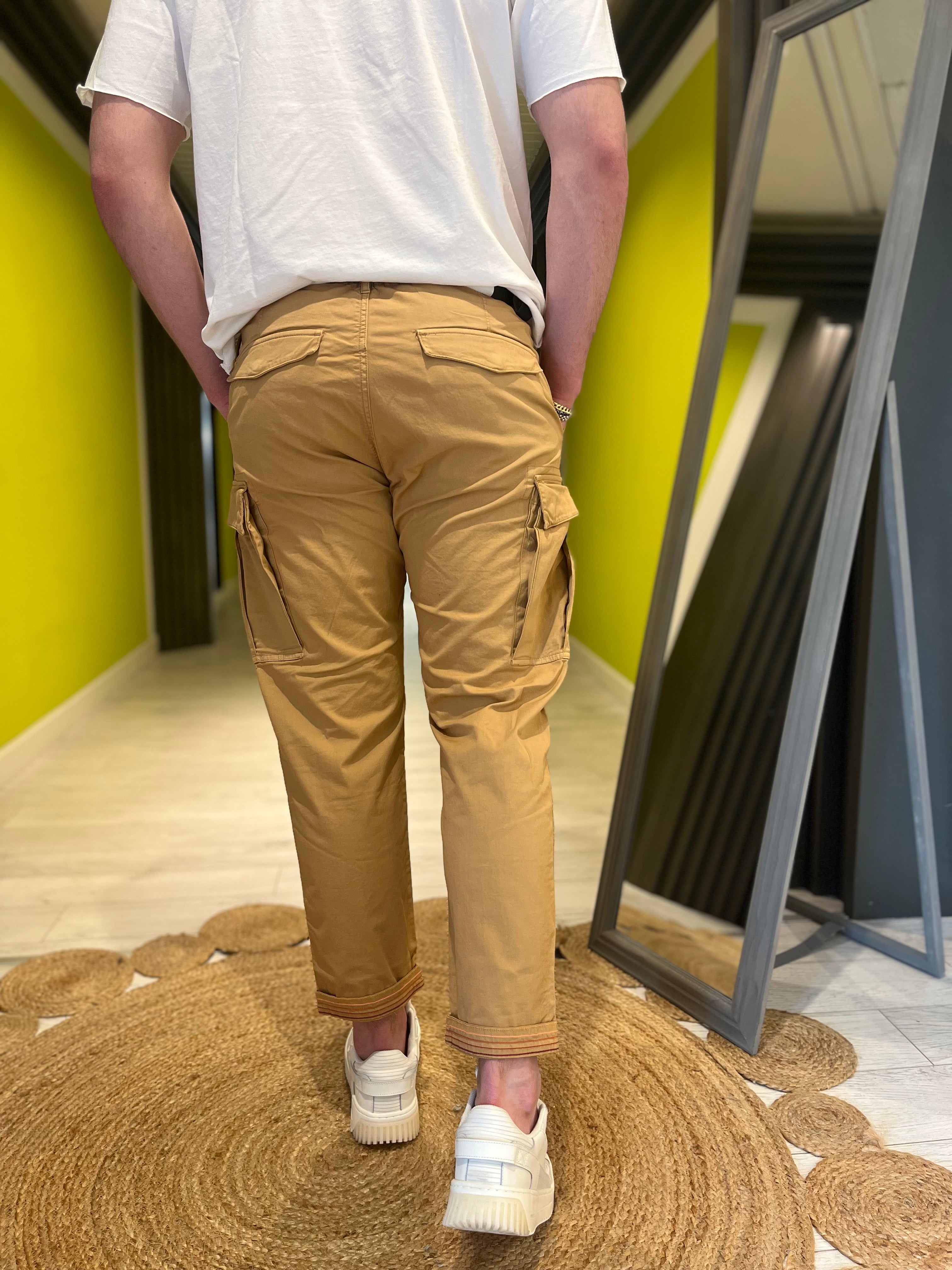 Pantalone cargo cammello