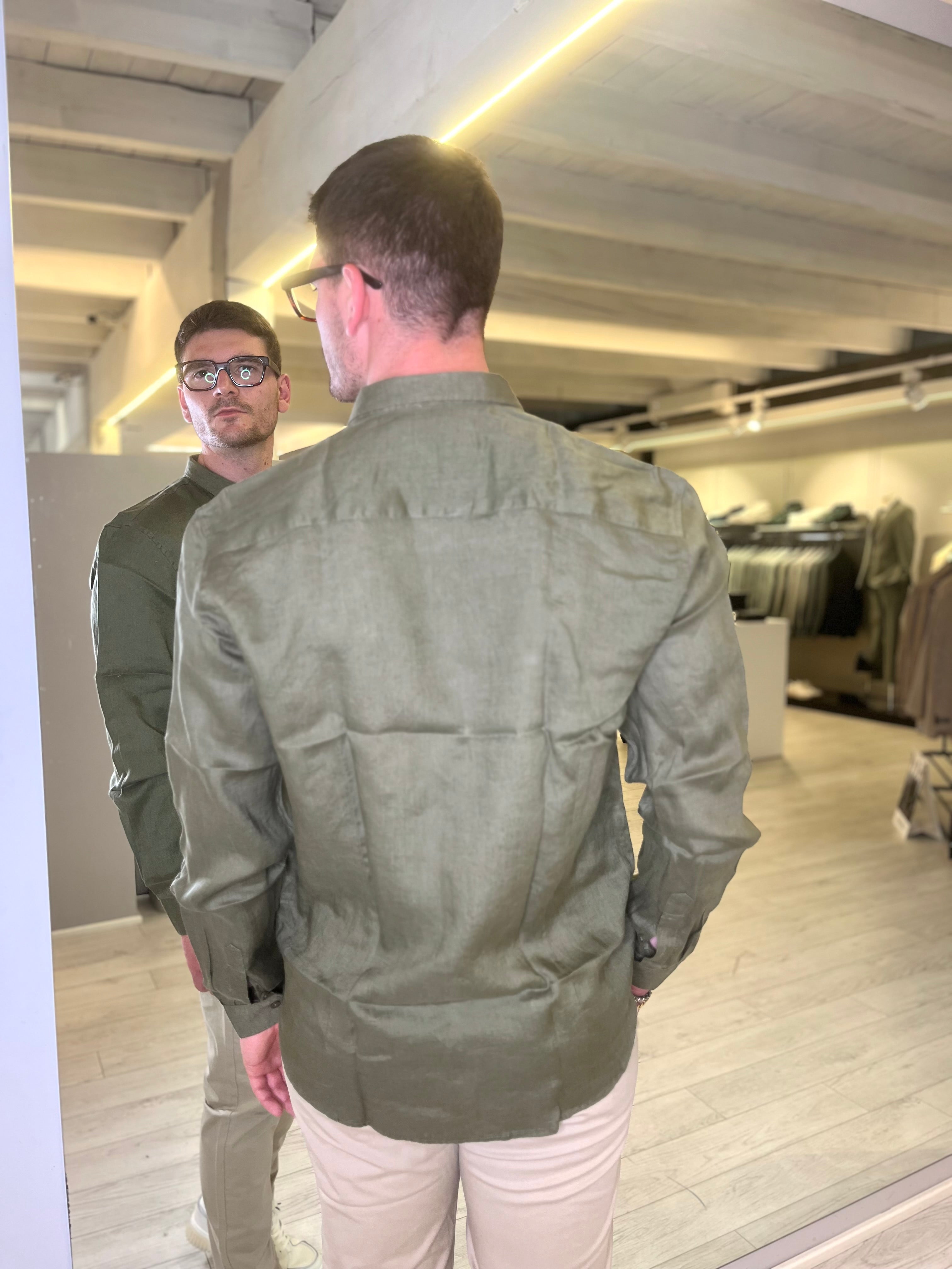 Camicia in lino verde