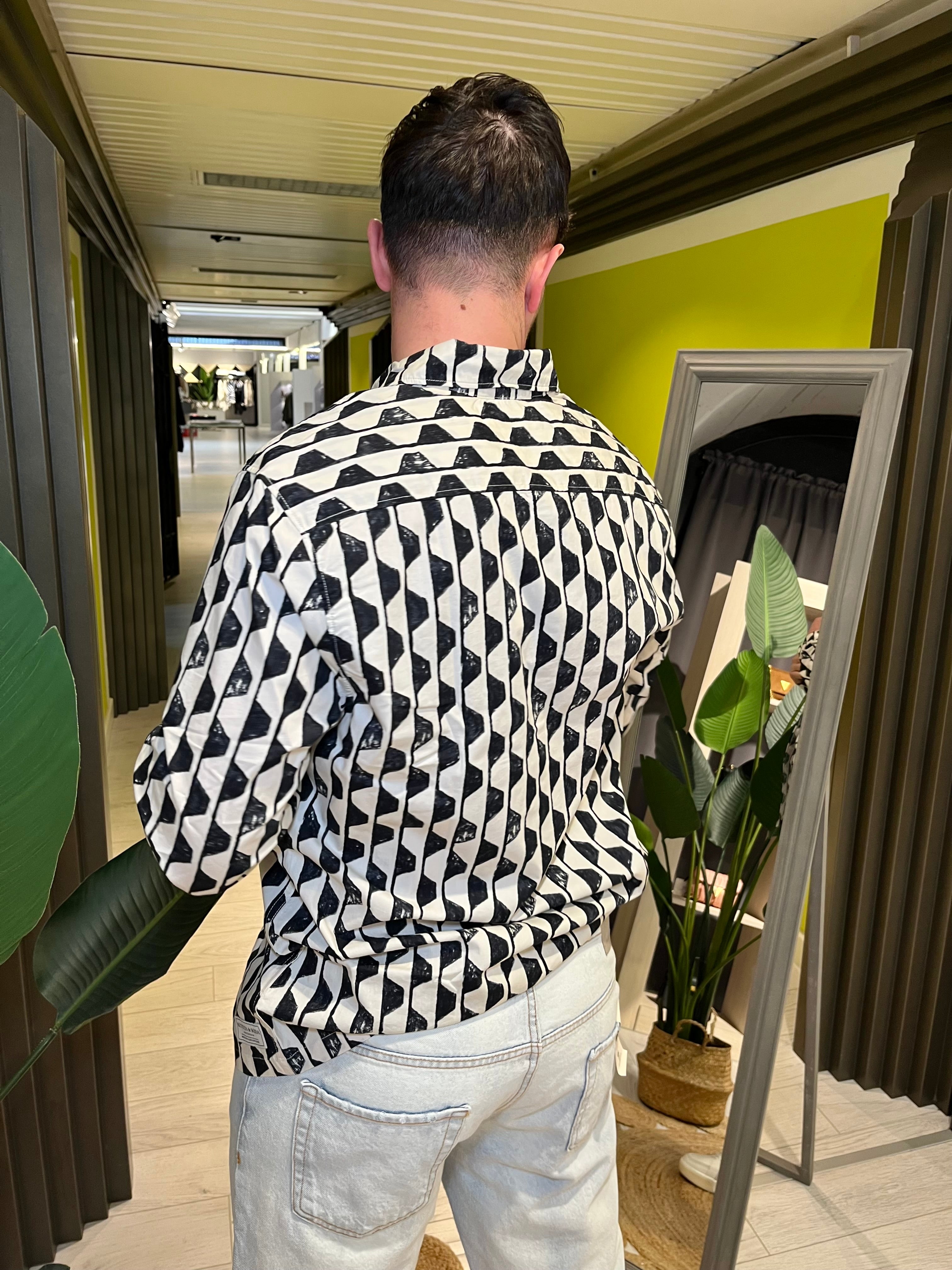 Camicia stampa geometrica