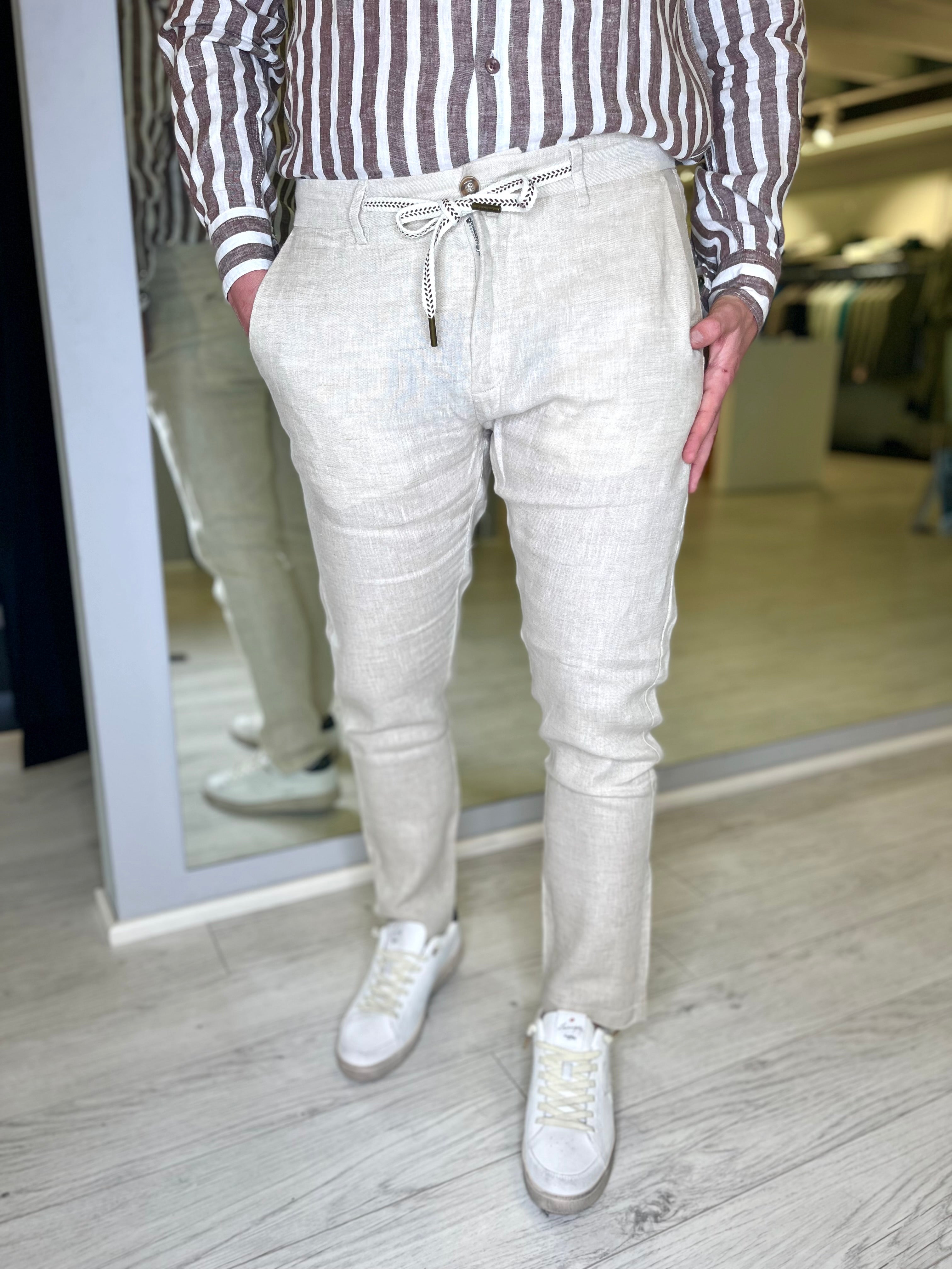 Pantalone in lino con laccio