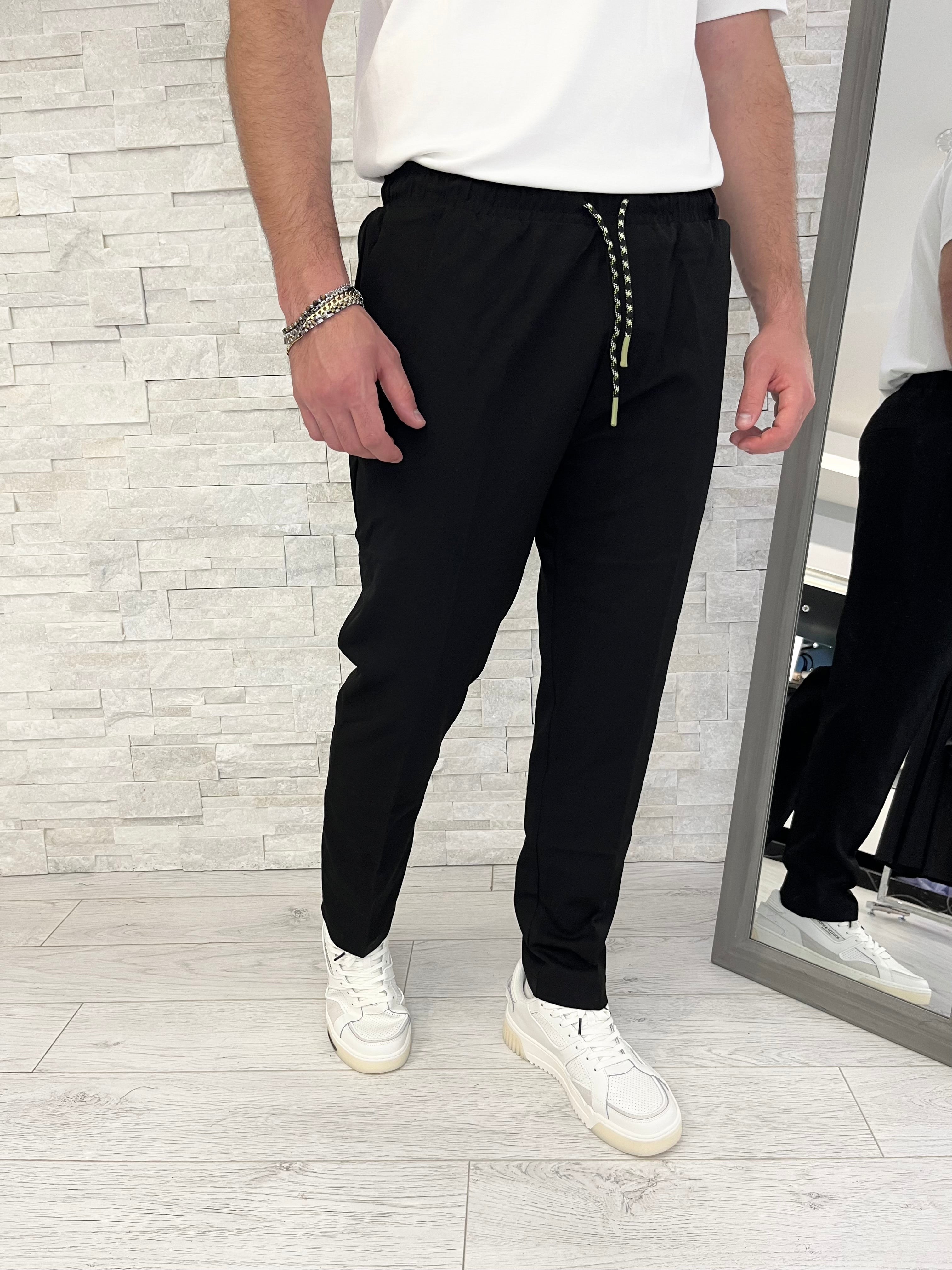 Pantalone in tessuto tecnico con coulisse