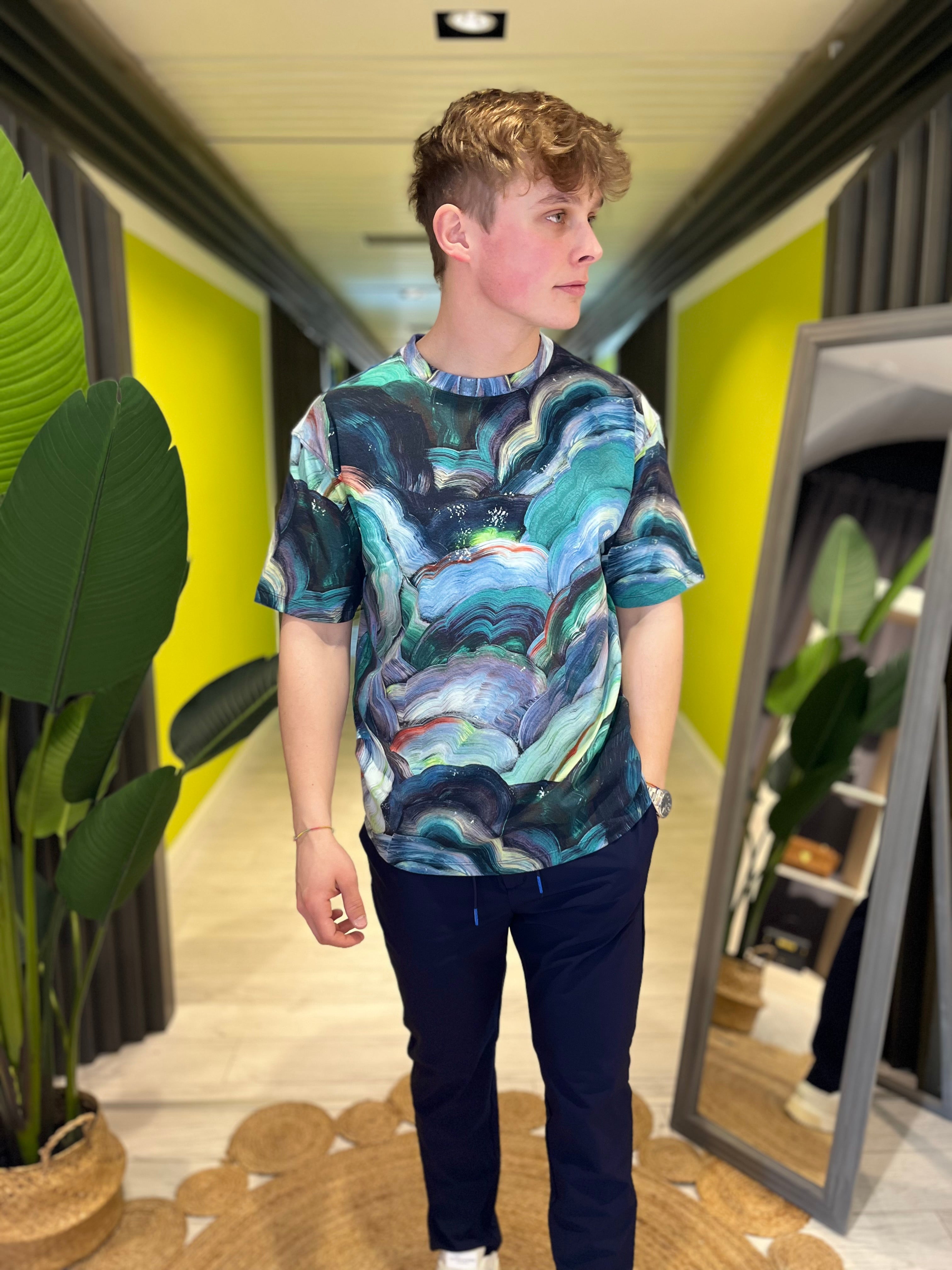 T-shirt con stampa astratta