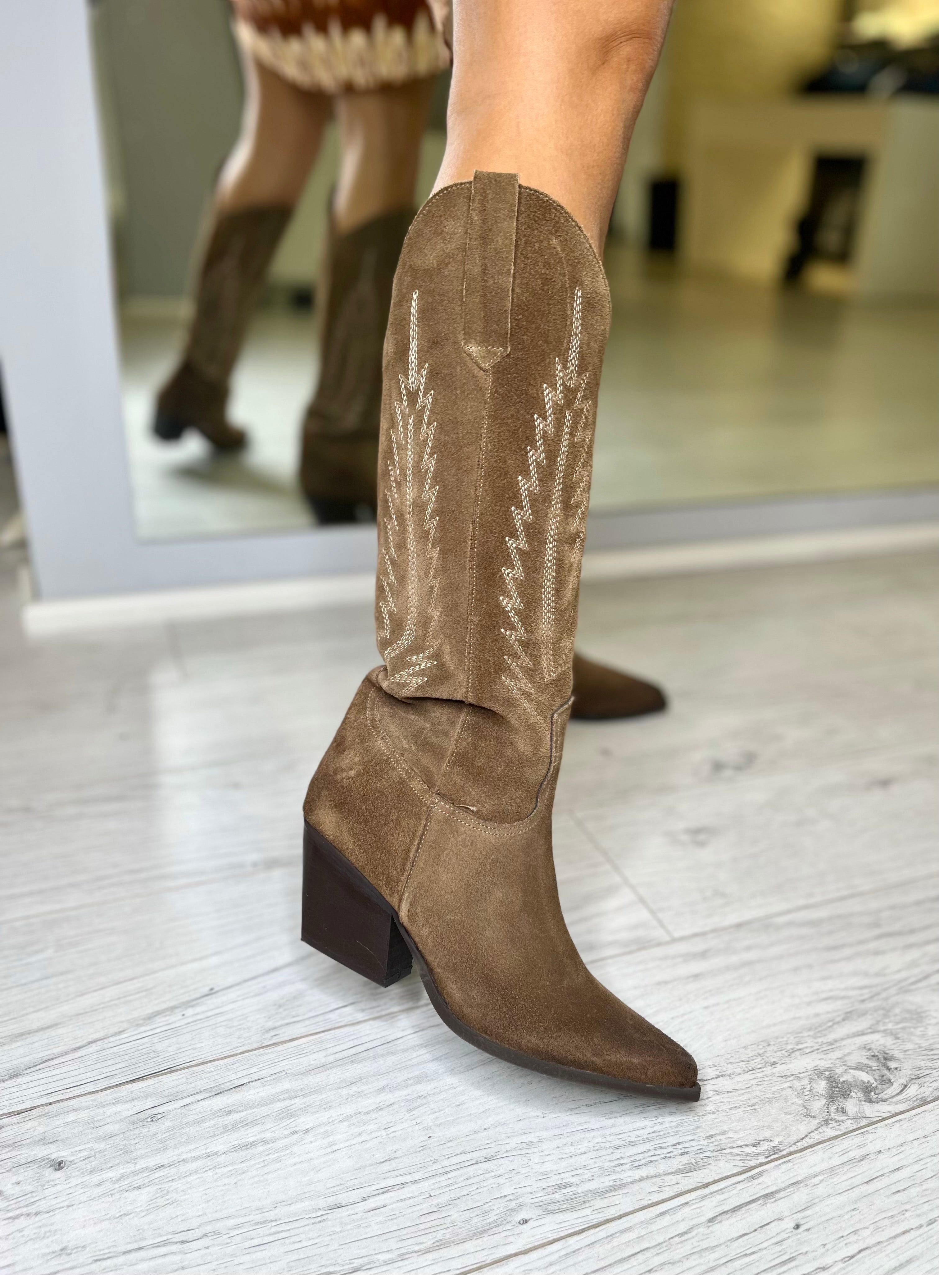 Texano in camoscio taupe