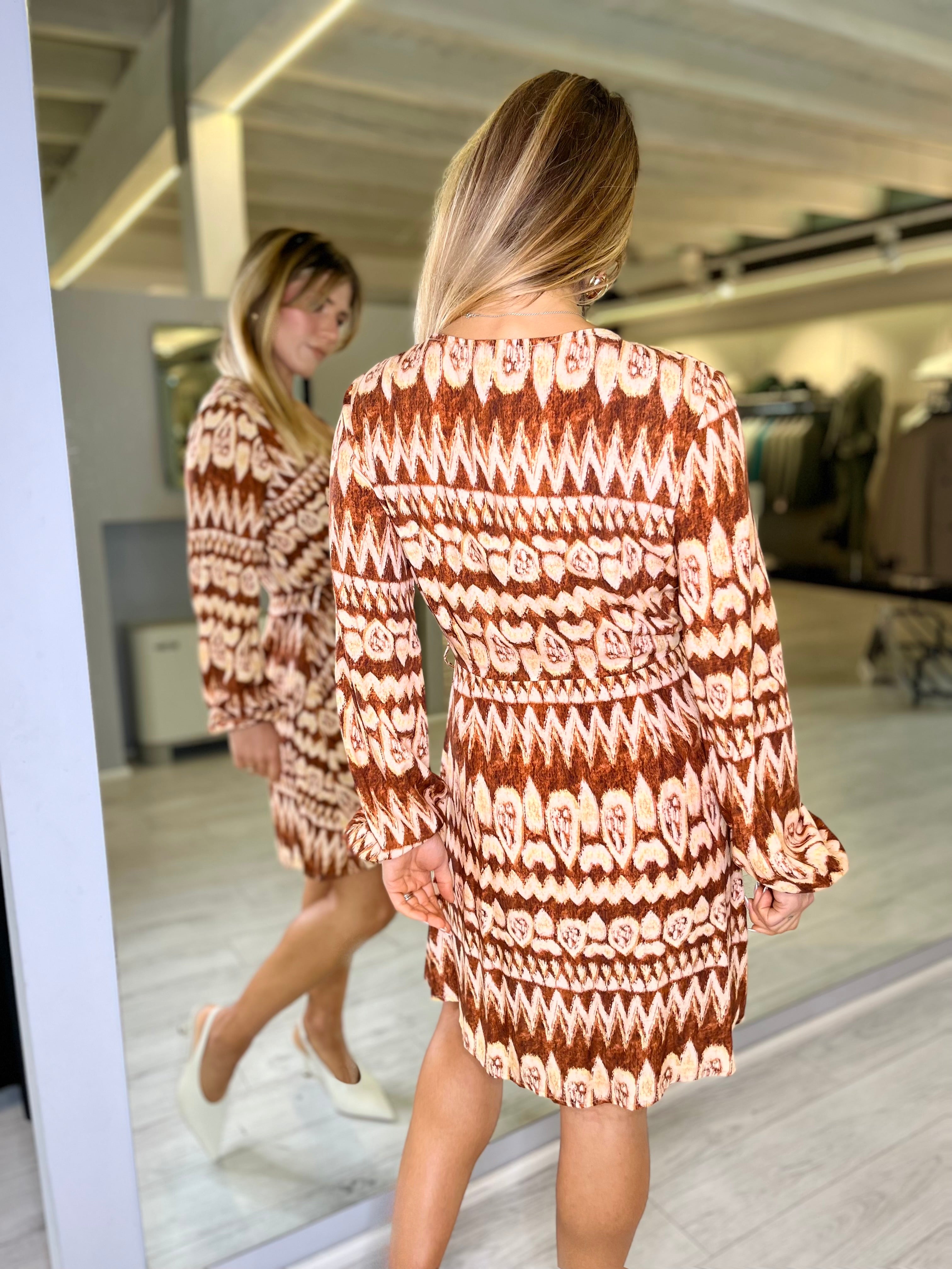 Abito corto a portafoglio fantasia