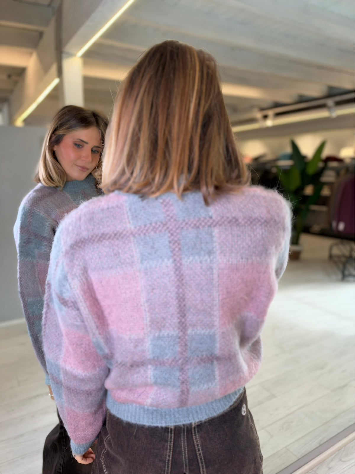 Maglia a quadri rosa e grigio