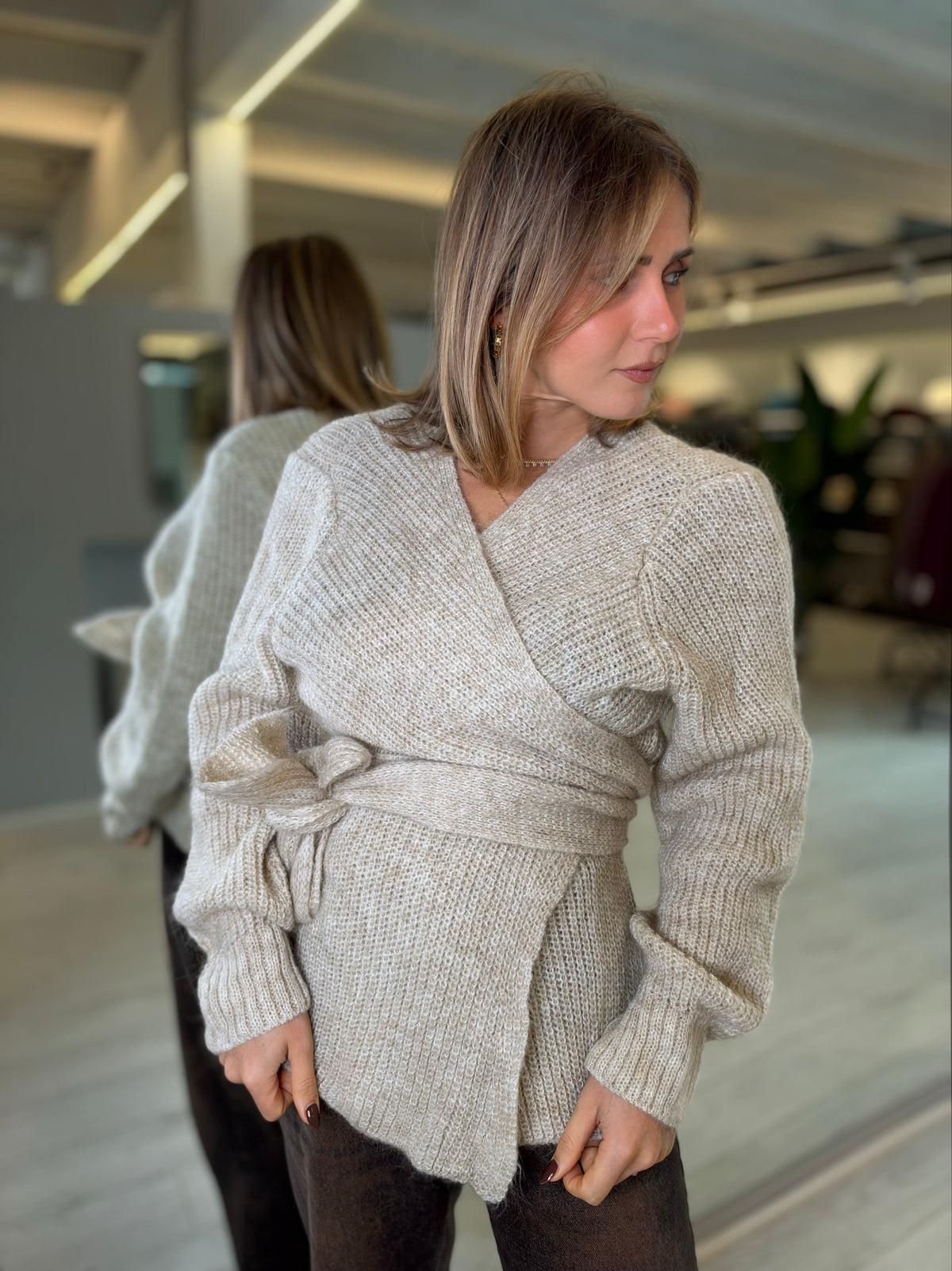 Cardigan beige a portafoglio