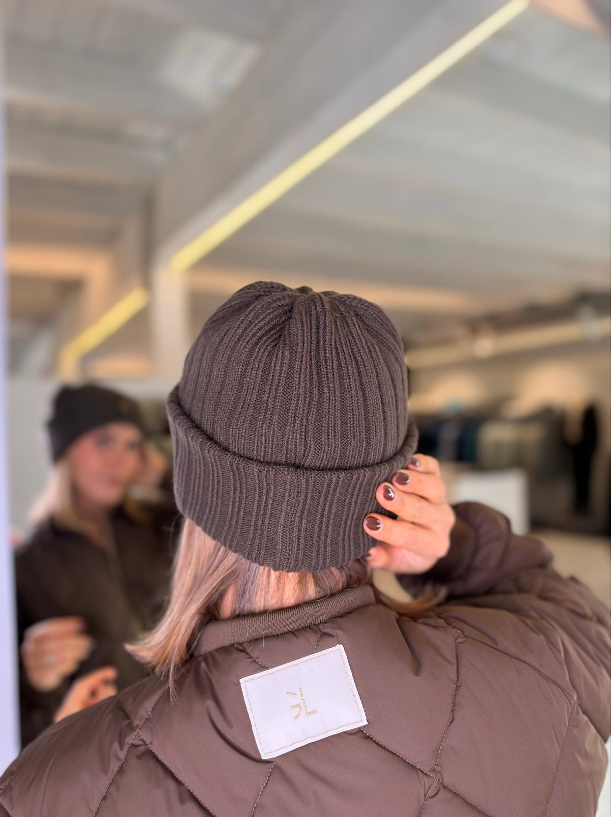 Cuffia con logo