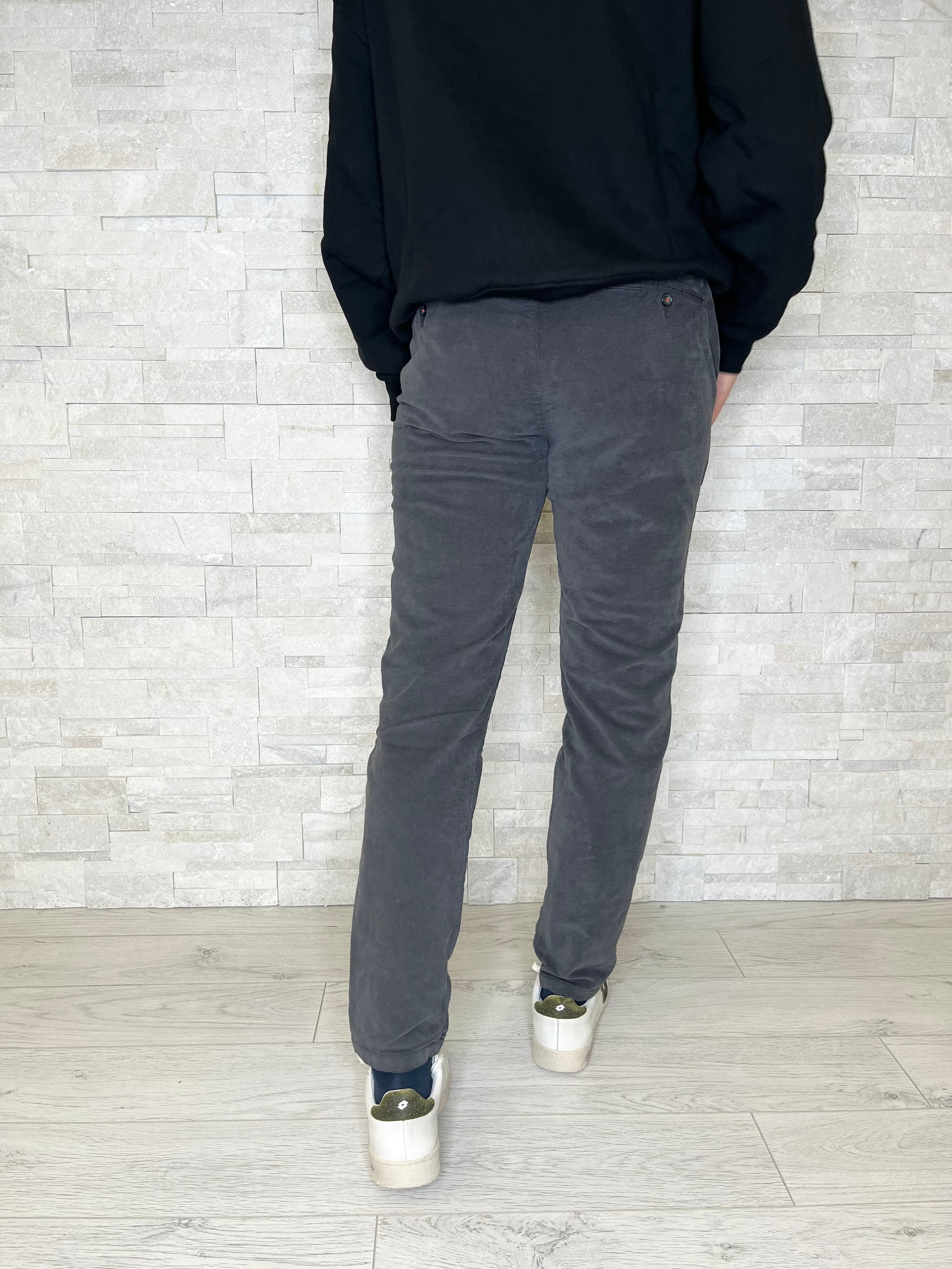 Pantalone color asfalto