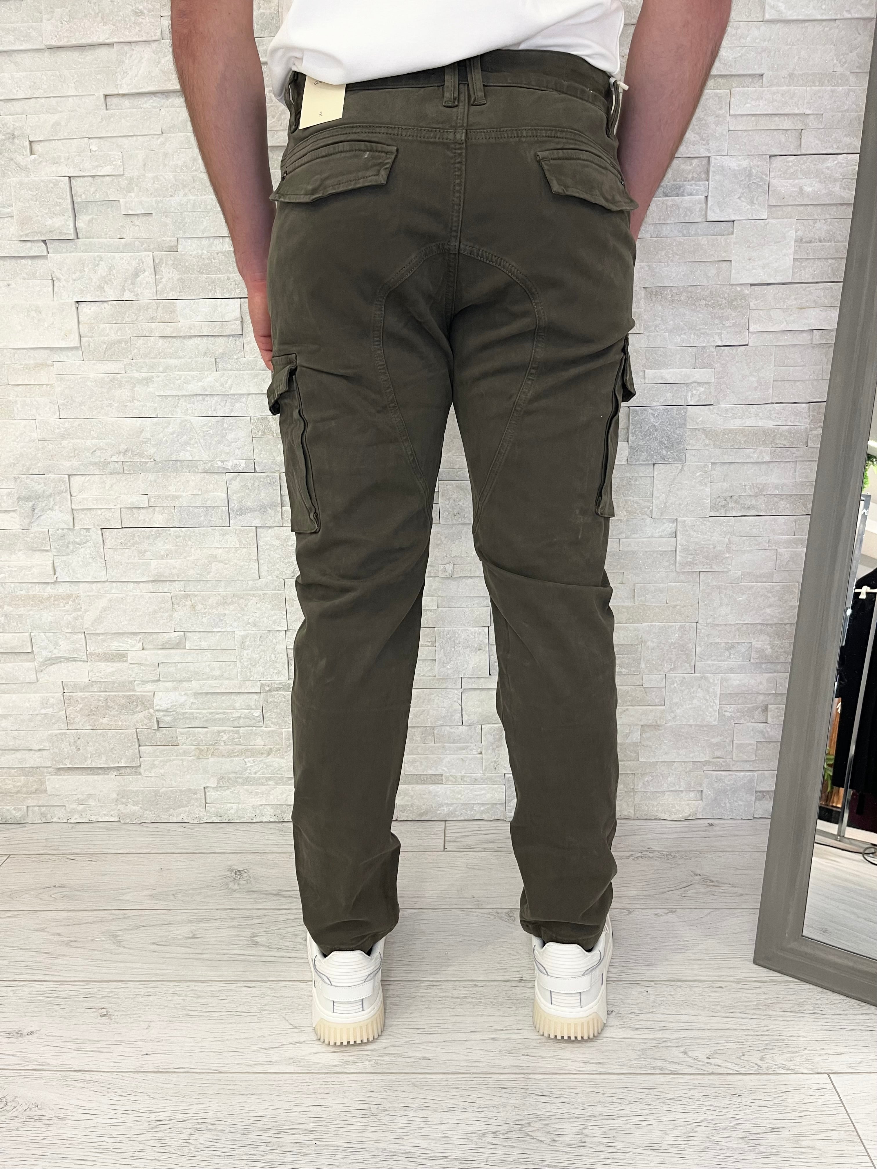 Pantaloni cargo in cotone military
