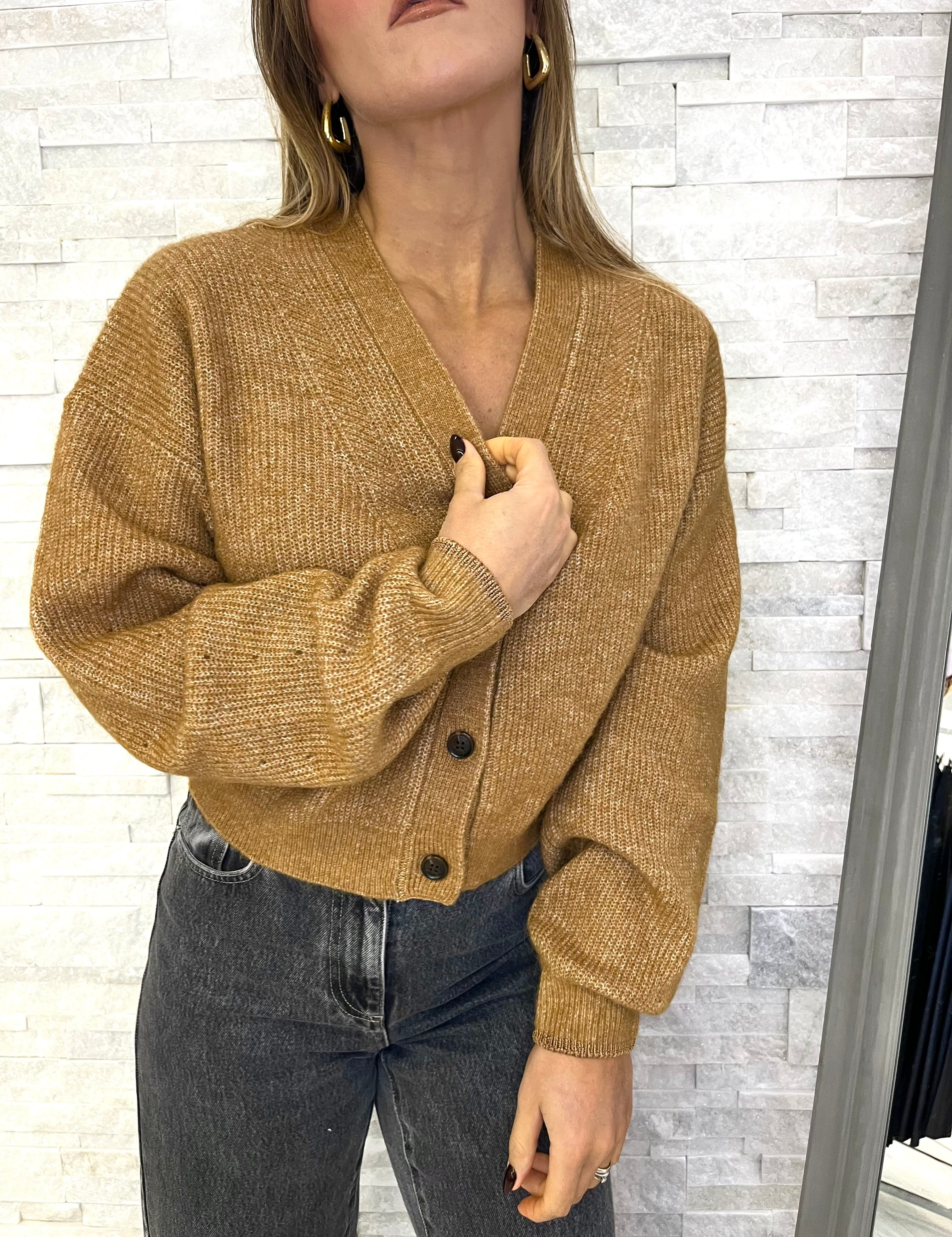 Cardigan cammello tre bottoni