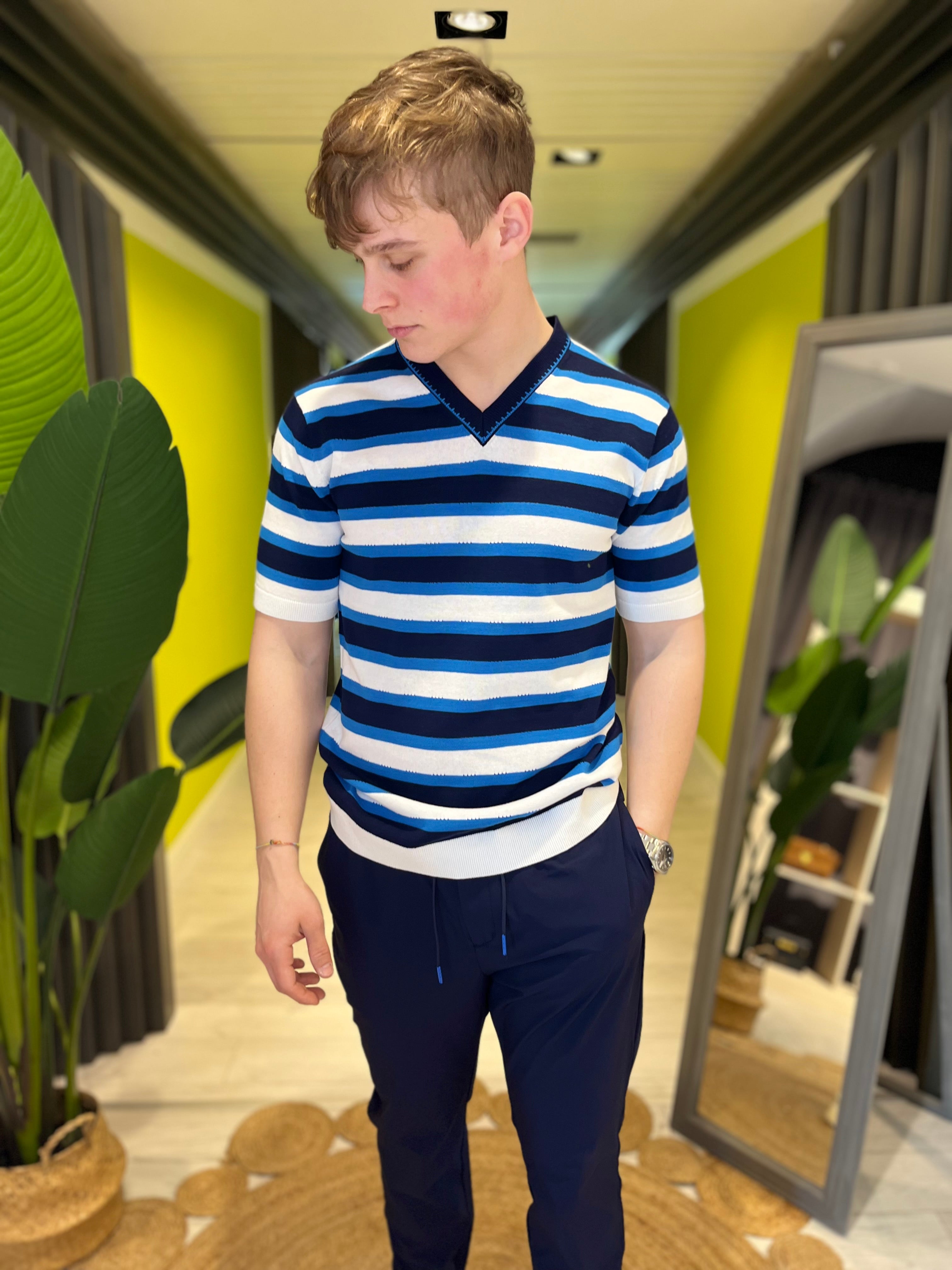 Maglia a V rigata