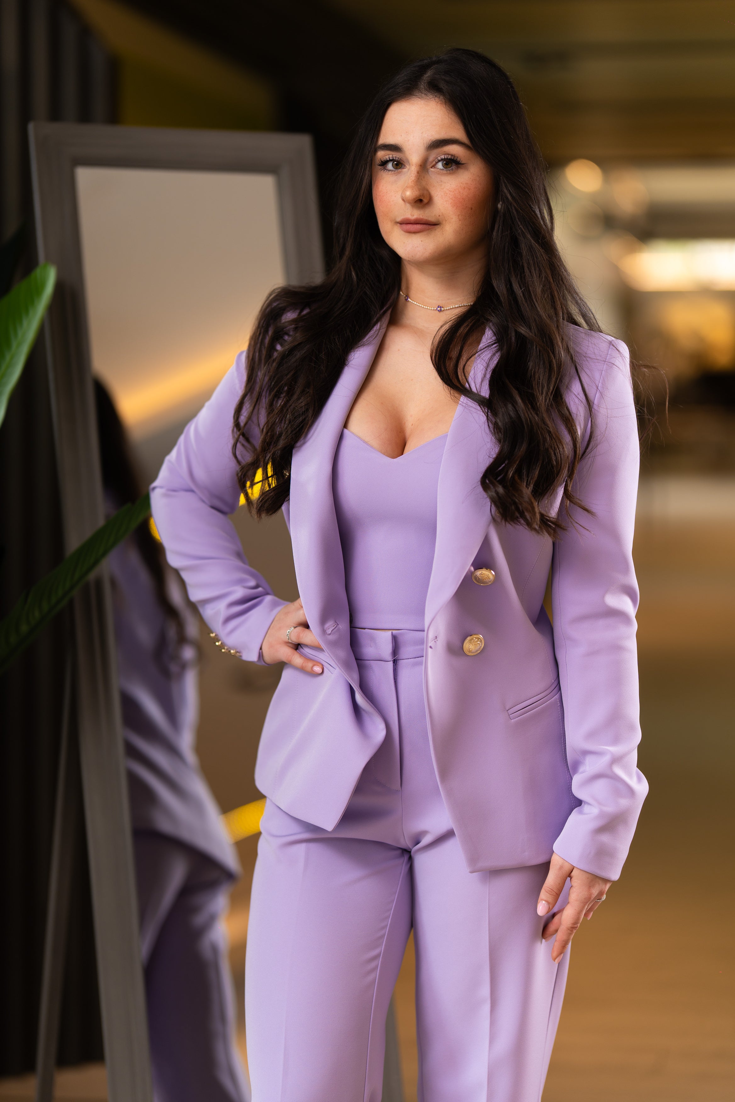 Tailleur sfiancato donna con bottoni oro