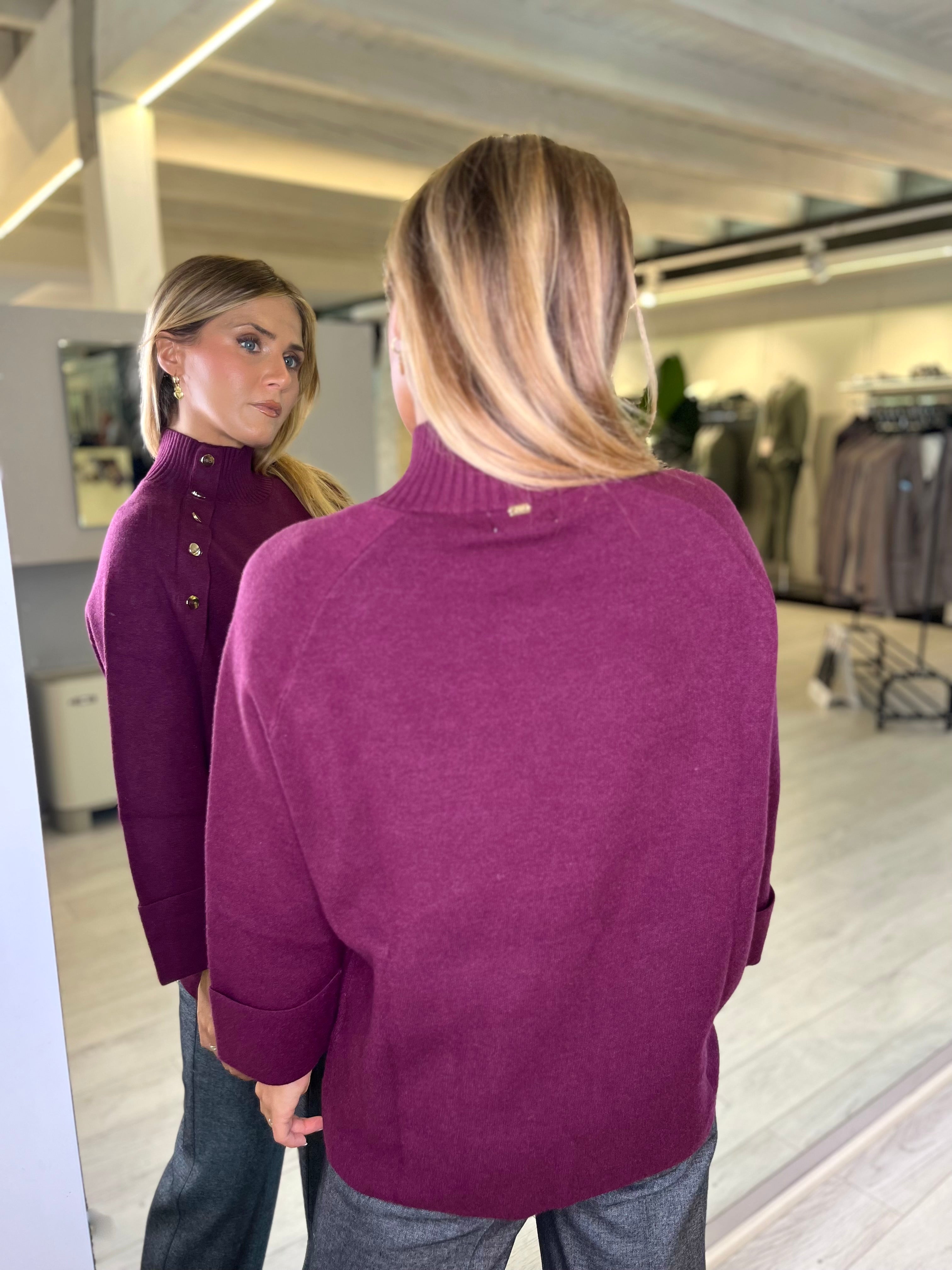 Maglia lupetto bordeaux con tasca e bottoni