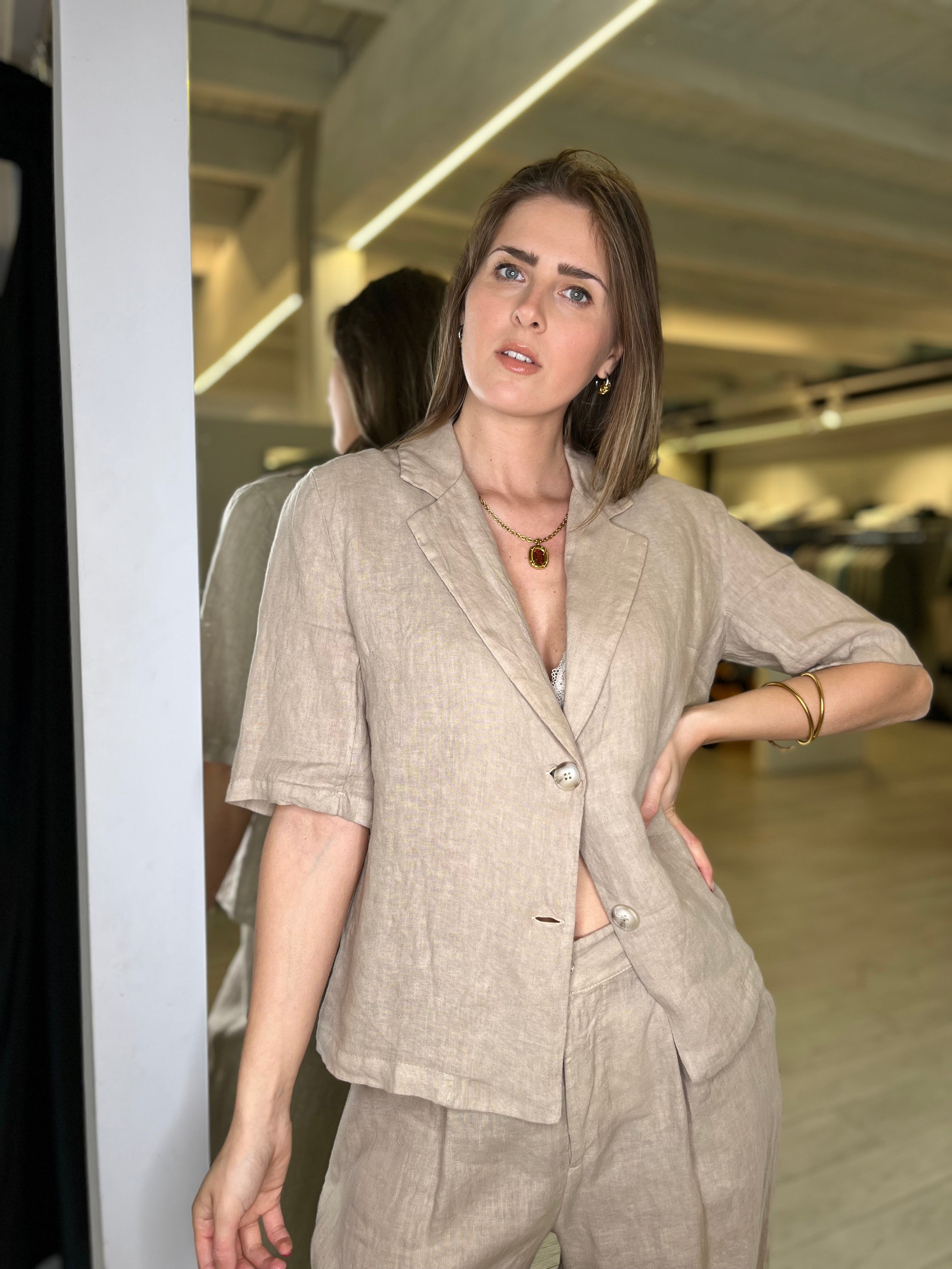 Giacca sabbia mezza manica in lino