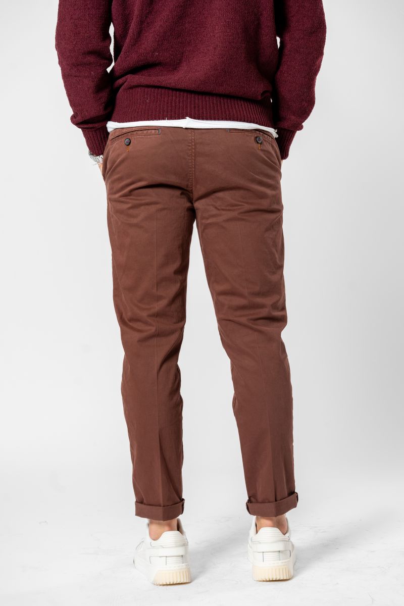 Pantalone chinos marrone
