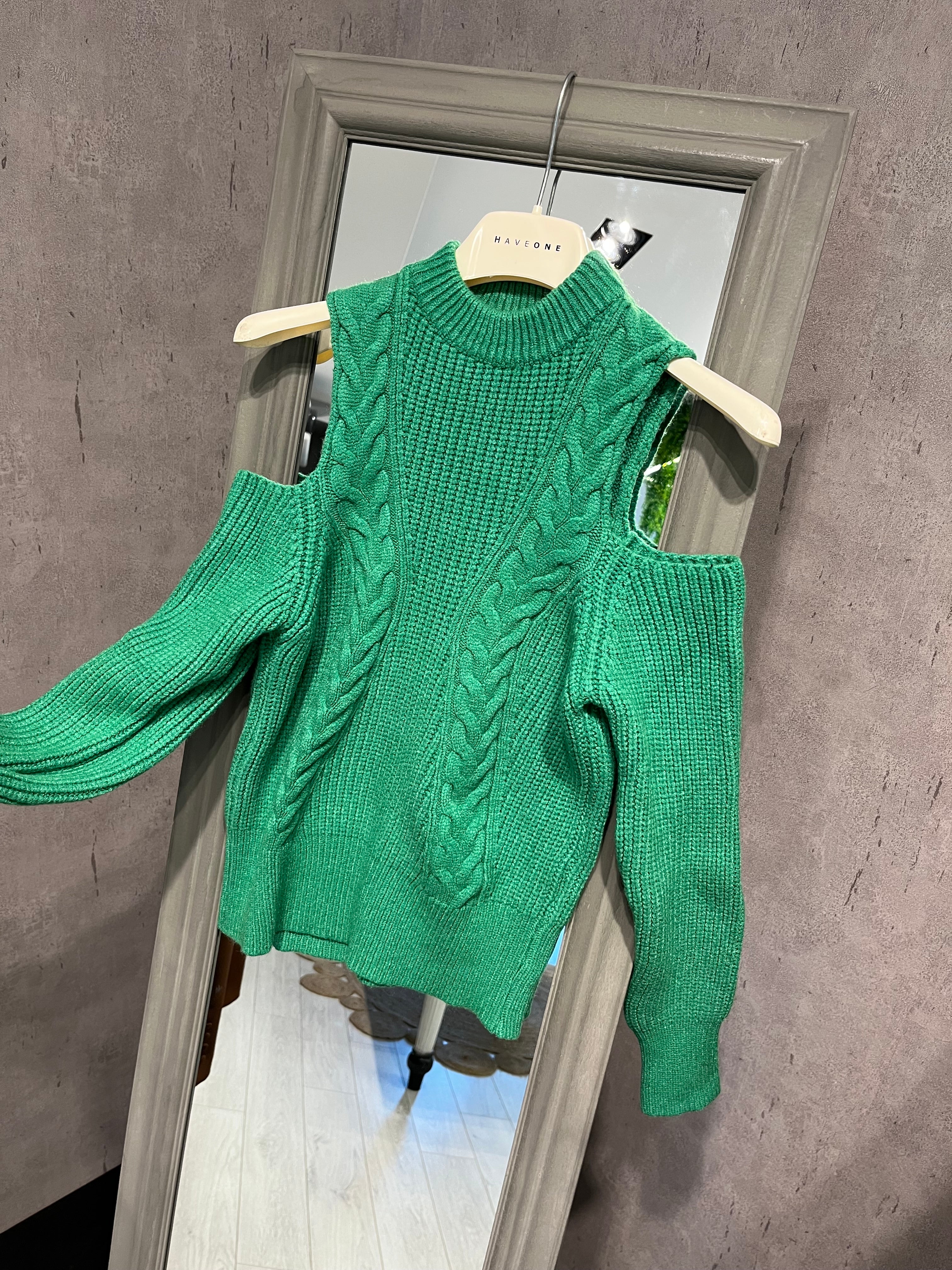 Maglia cut out verde smeraldo