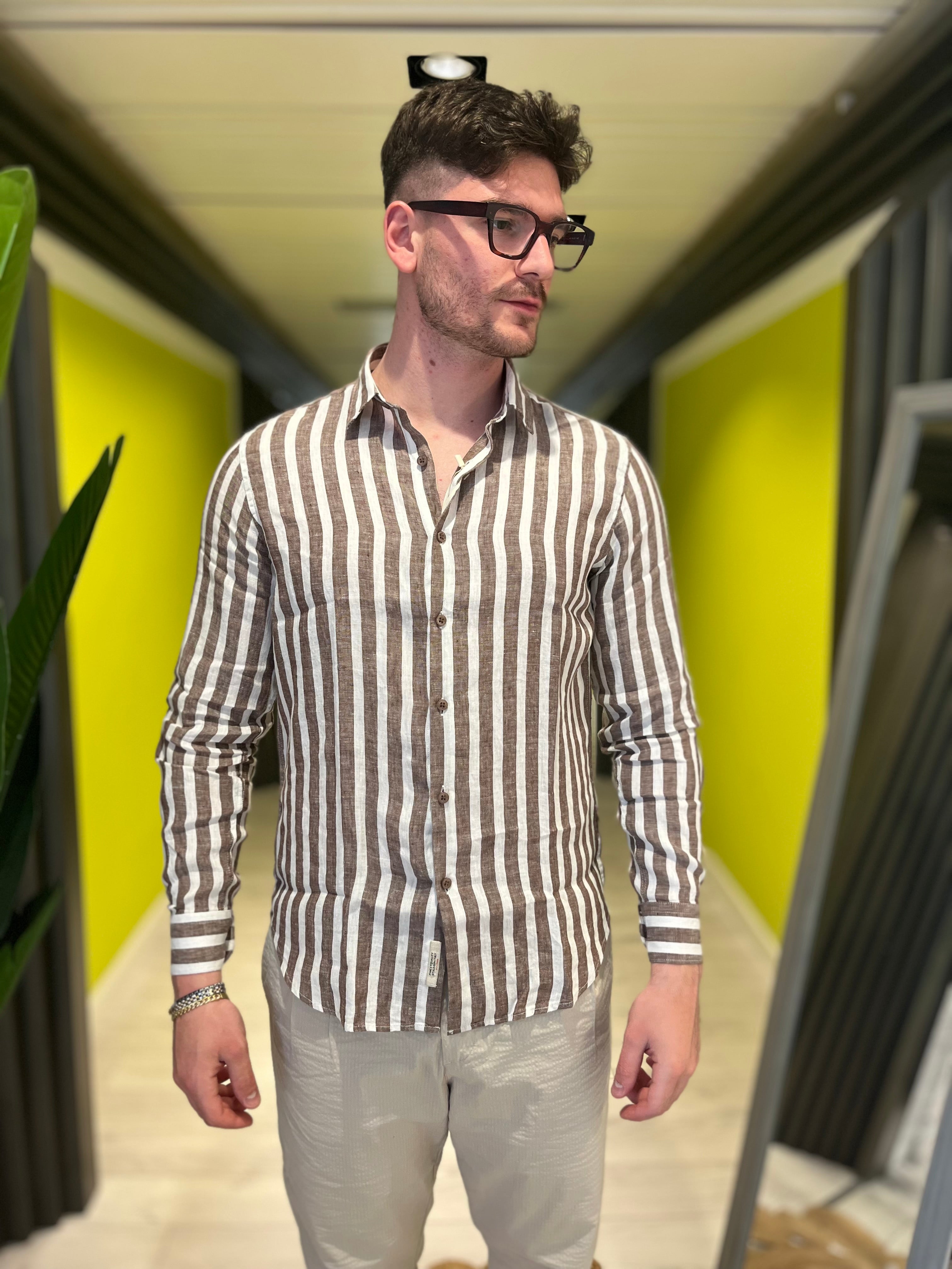 Camicia a righe in lino coffee