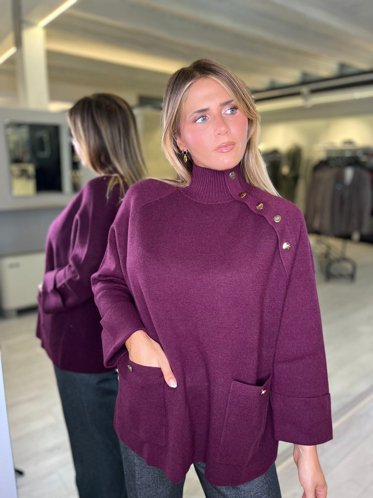 Maglia lupetto bordeaux con tasca e bottoni