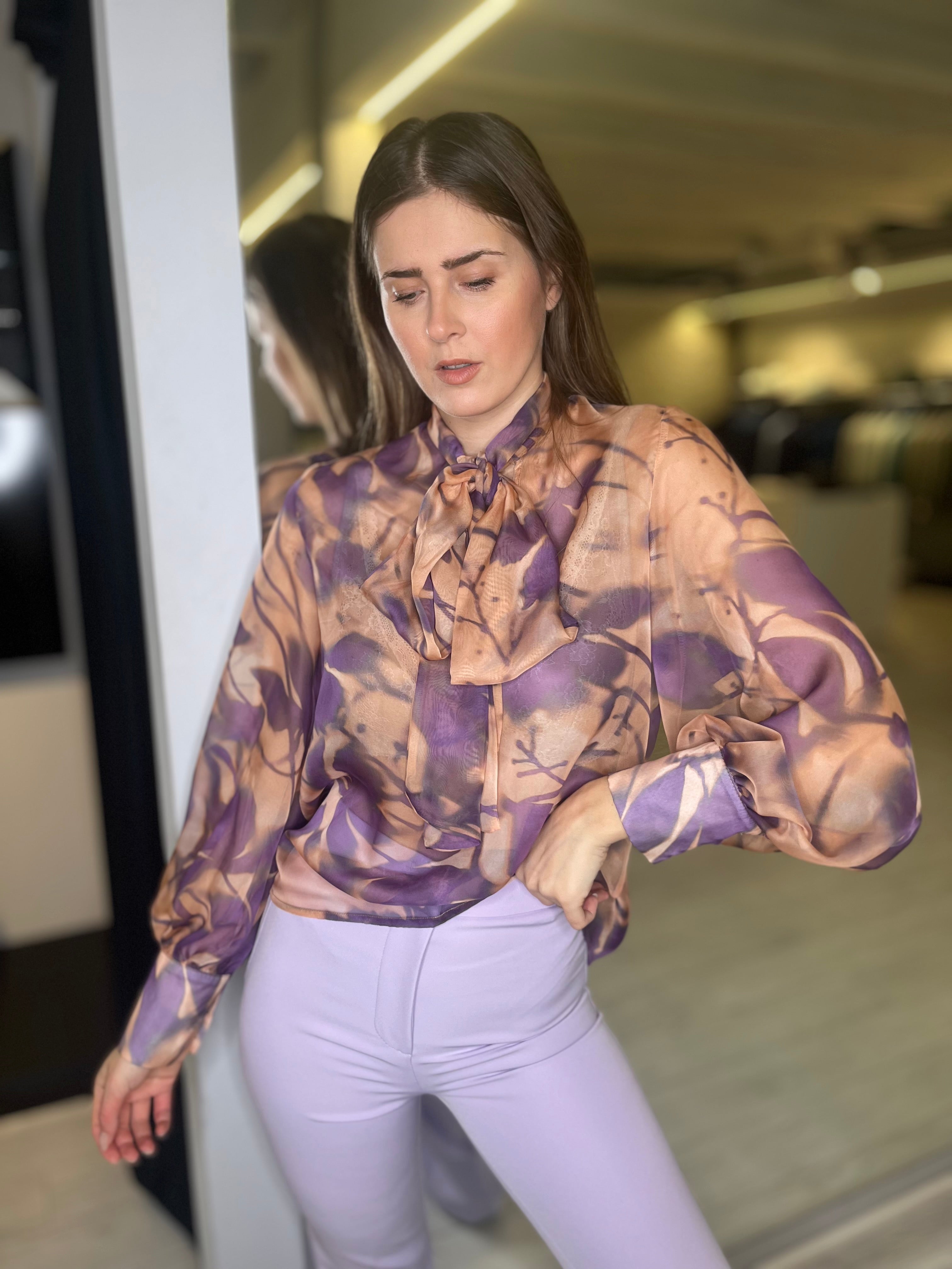 Blusa fantasia con fusciacca