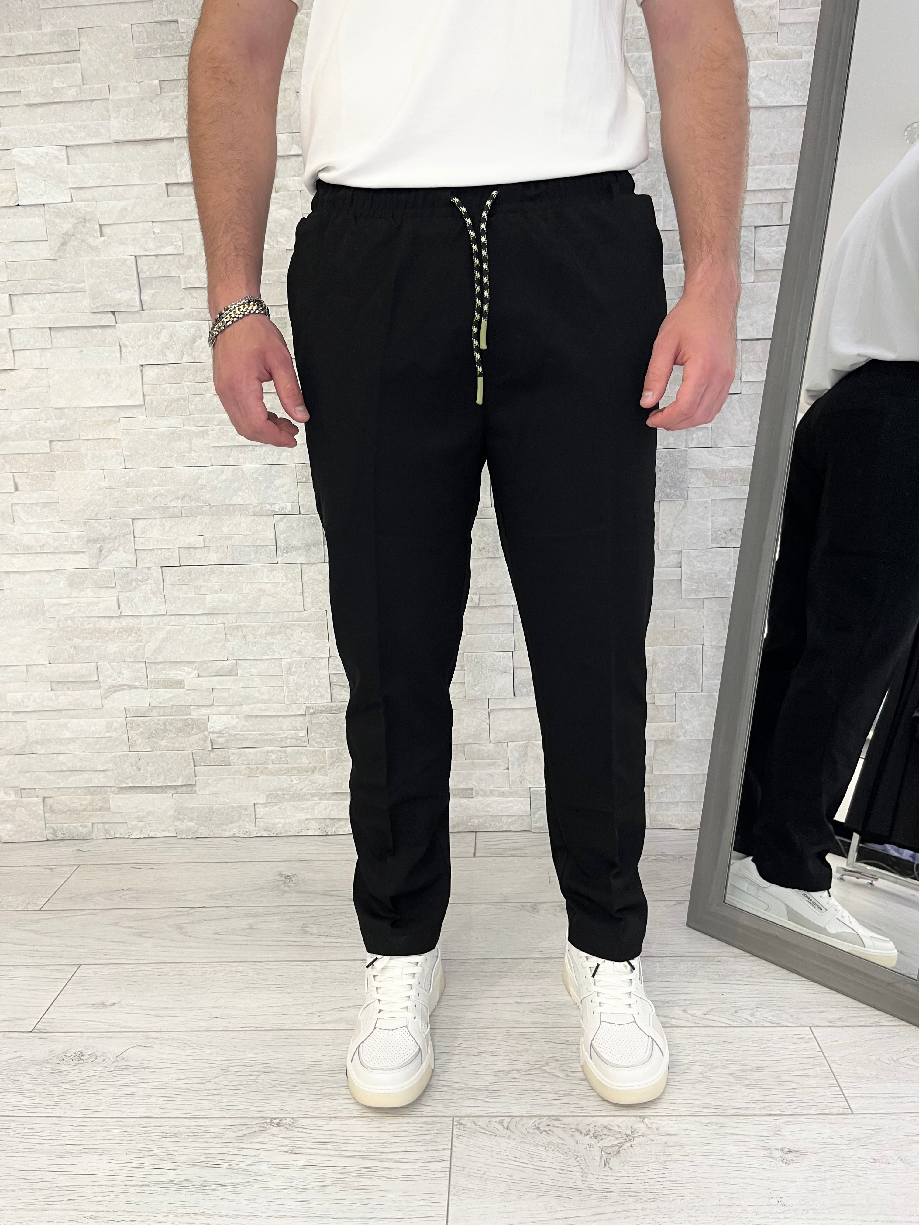 Pantalone in tessuto tecnico con coulisse