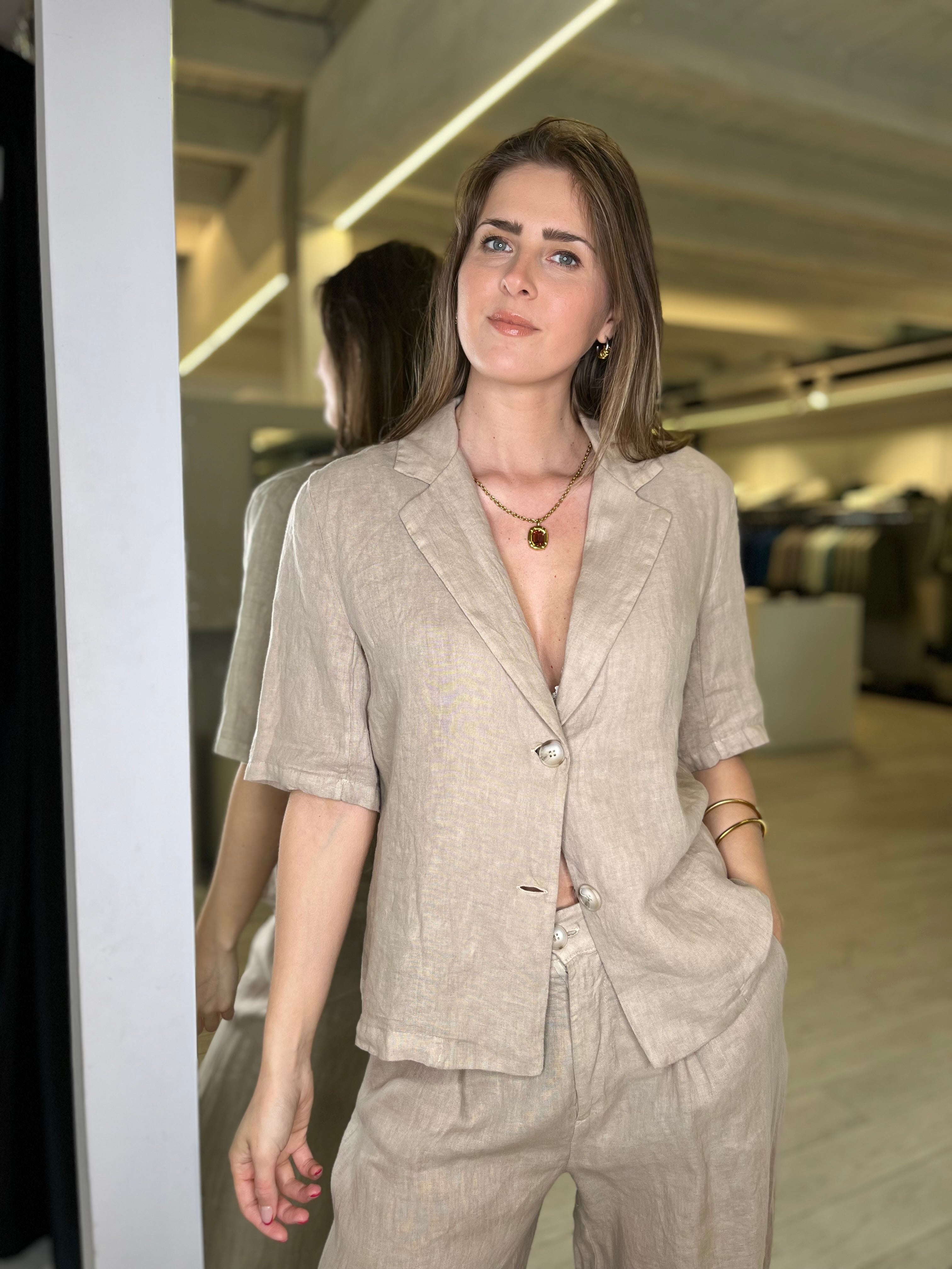 Giacca sabbia mezza manica in lino