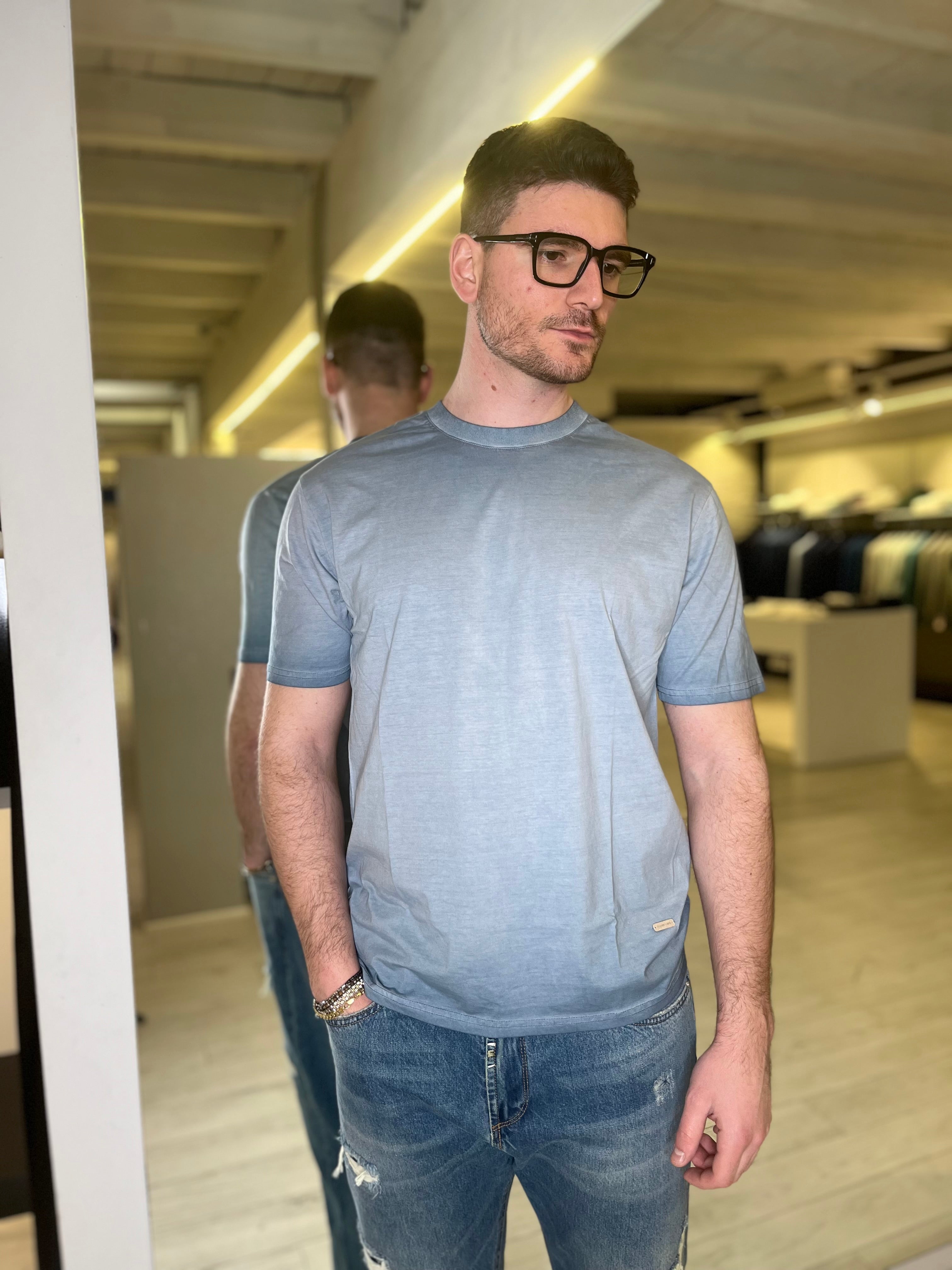 T-shirt semi over