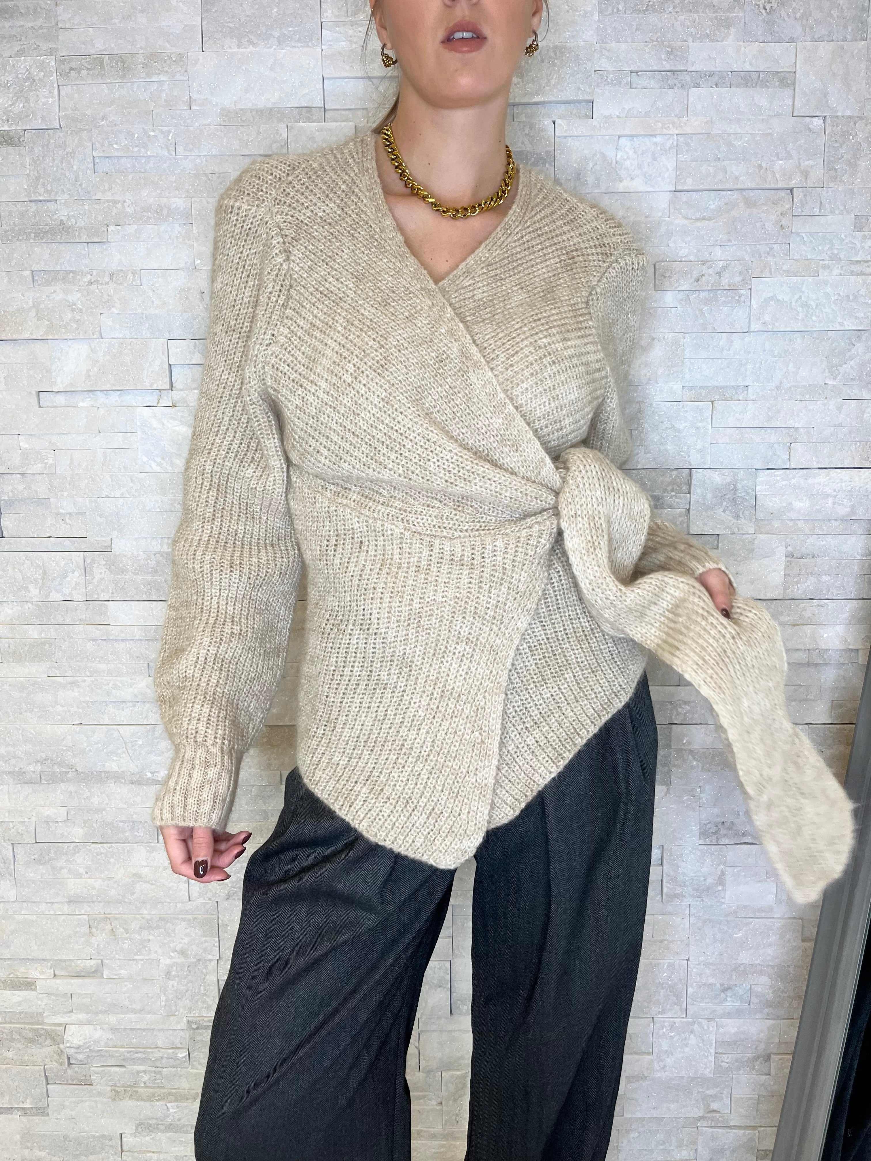 Cardigan beige a portafoglio