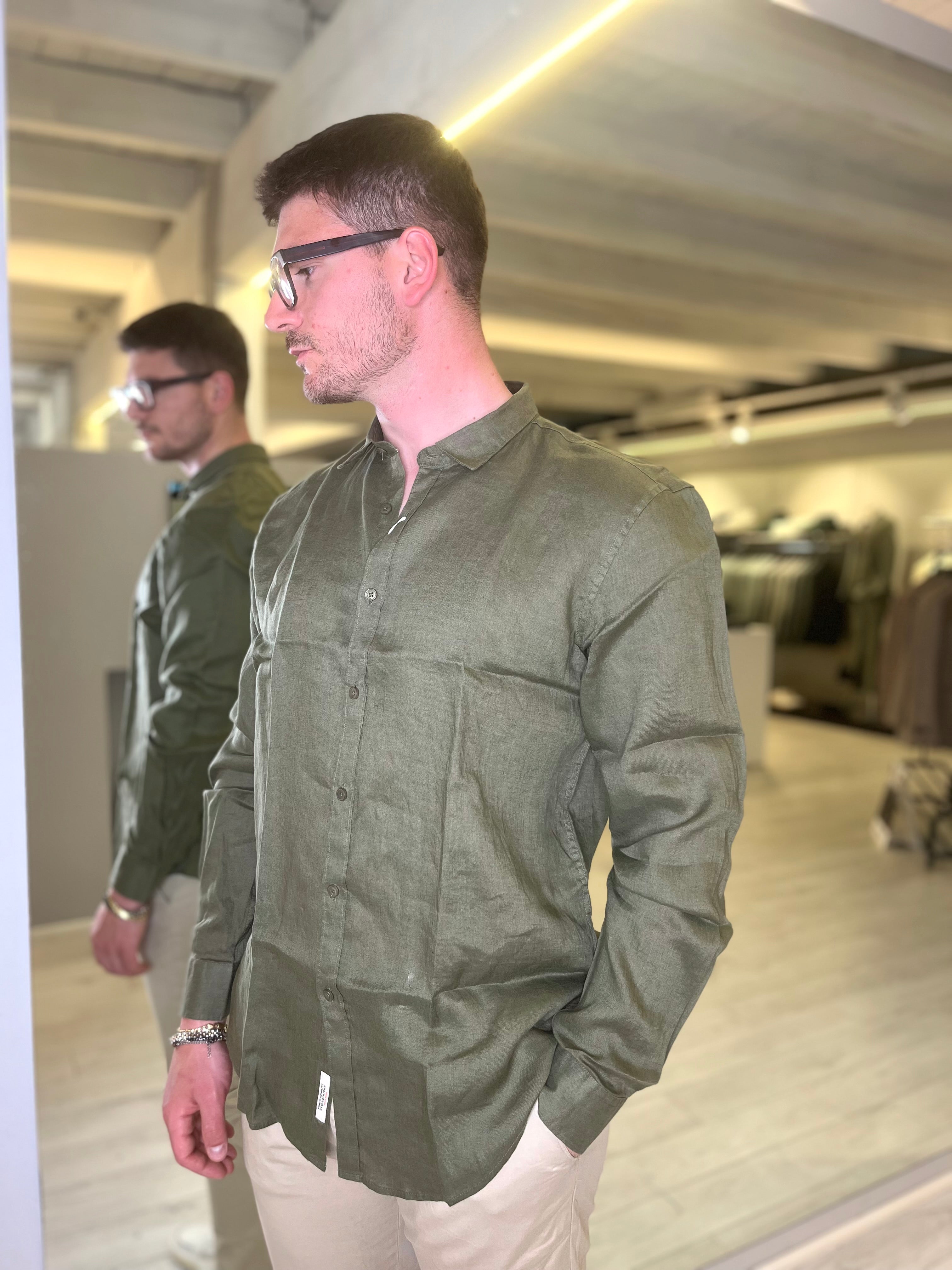 Camicia in lino verde