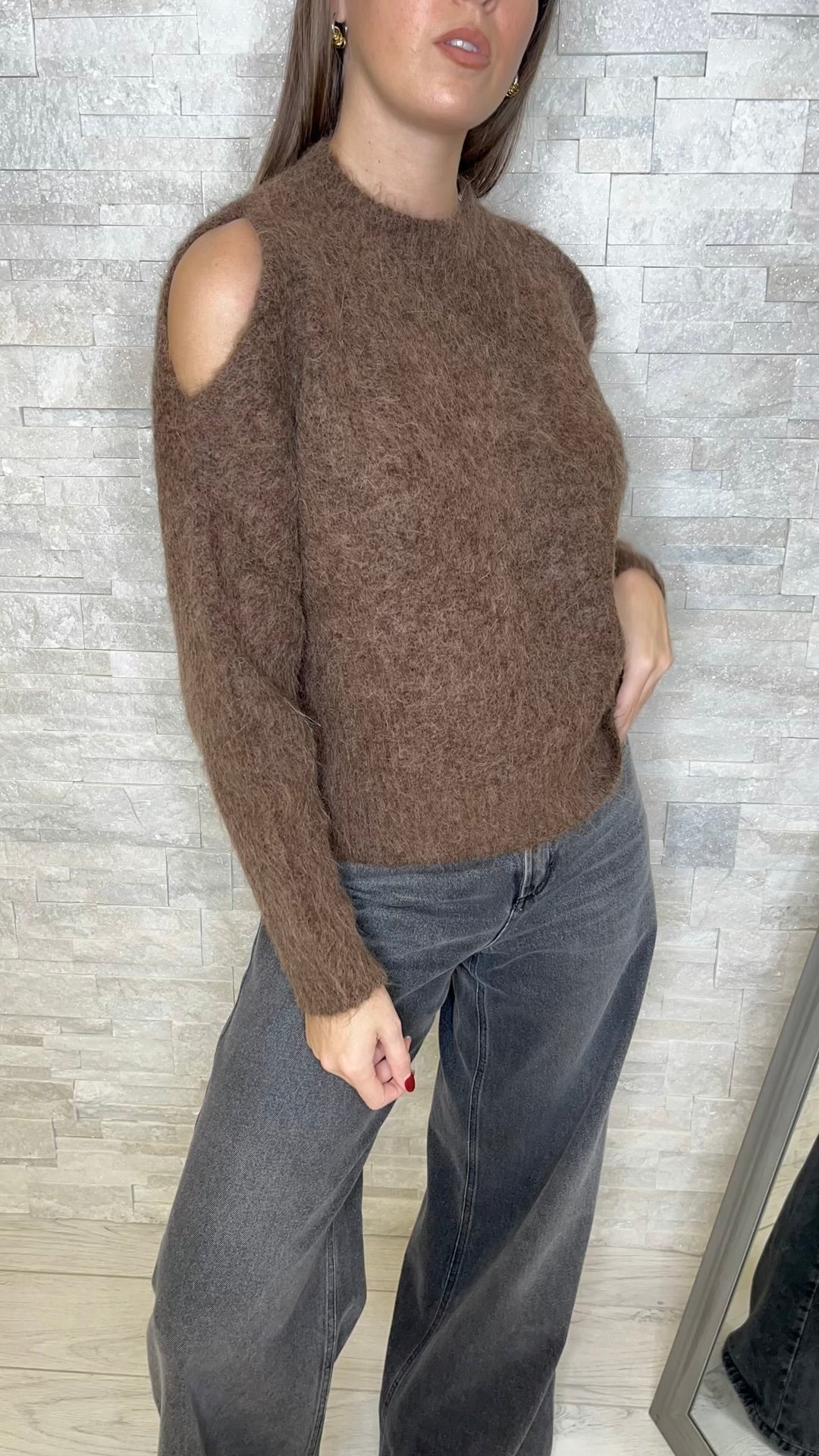 Maglia girocollo con cut-out