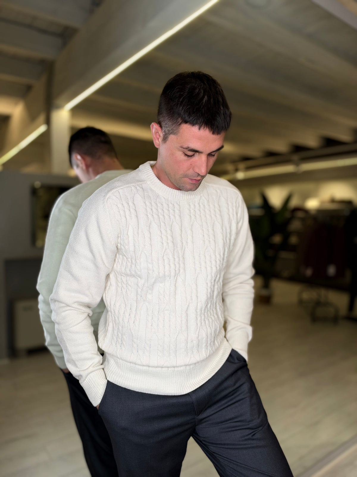 Maglione girocollo con trecce