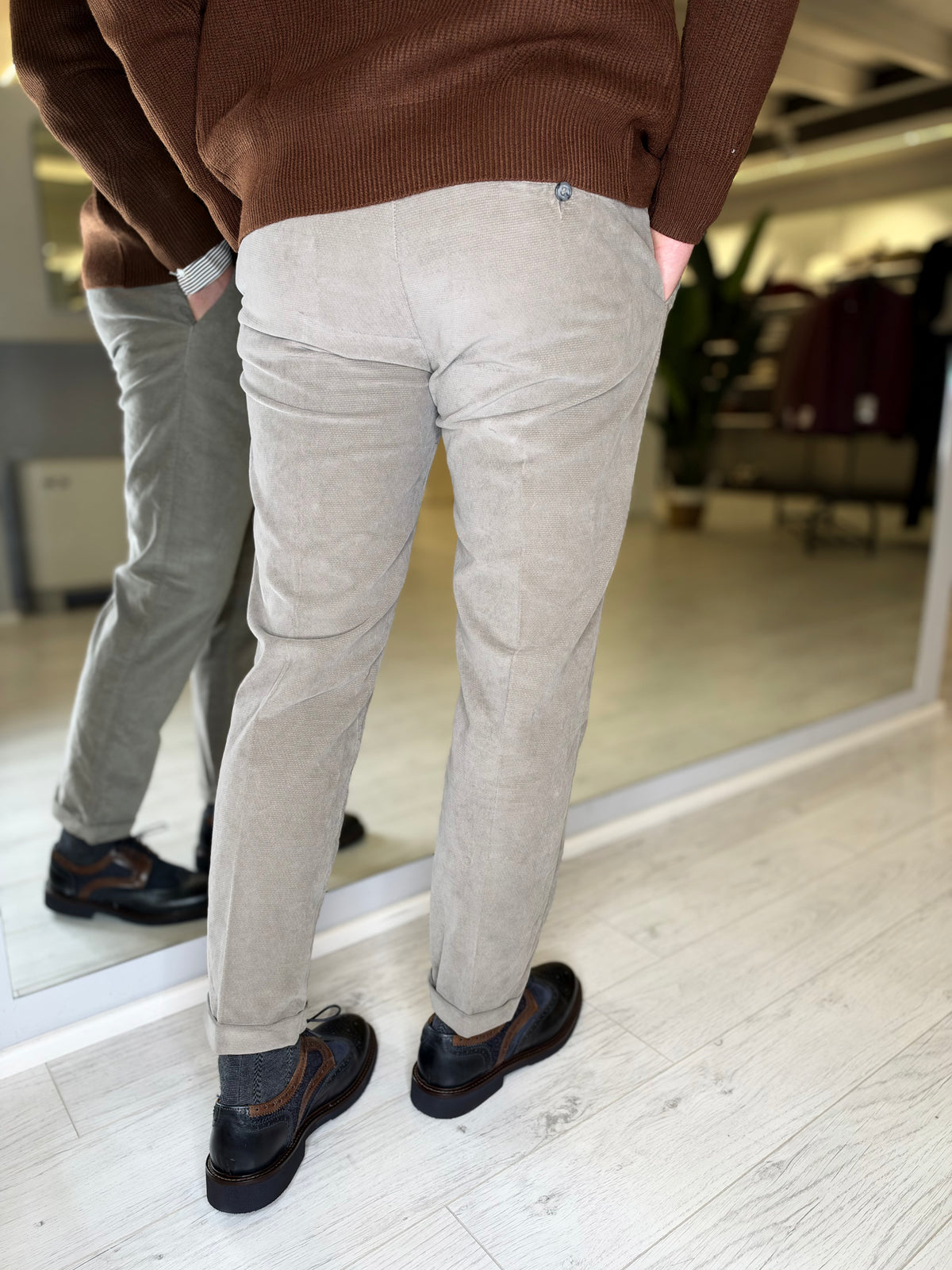 Pantalone casual color fango