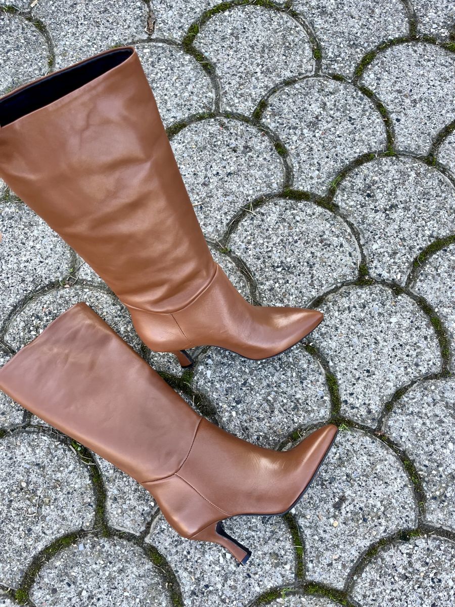 Stivale in pelle color cuoio